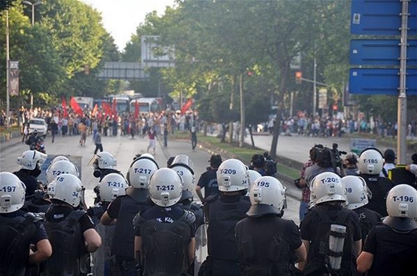 Türkiye ayakta - Resim: 1