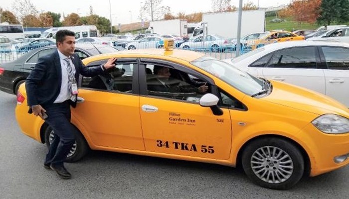 Bakan Zeybekci trafiği taksiyle atlattı - Resim: 2