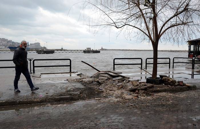 Zonguldak'ta dalgalar 10 metreyi aştı - Resim: 2