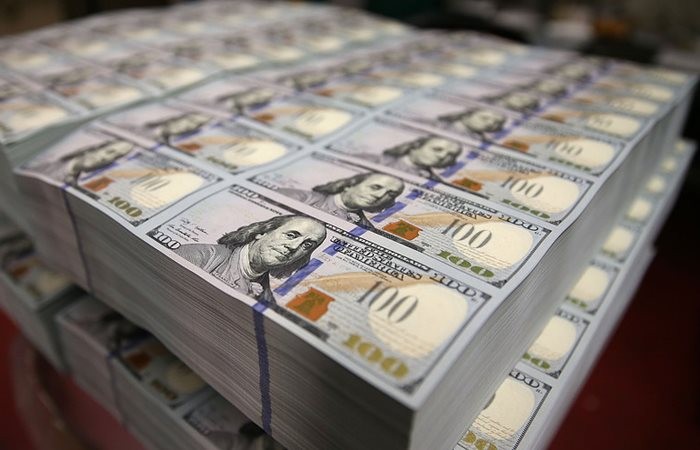 Fed öncesi dolar hafif aşağı yönlü