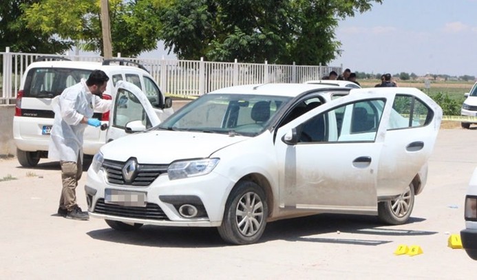 Suruç'ta otomobilde oy pusulaları bulundu