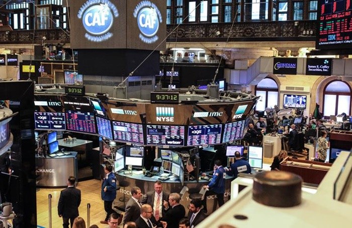 Borsa, satıcılı açıldı