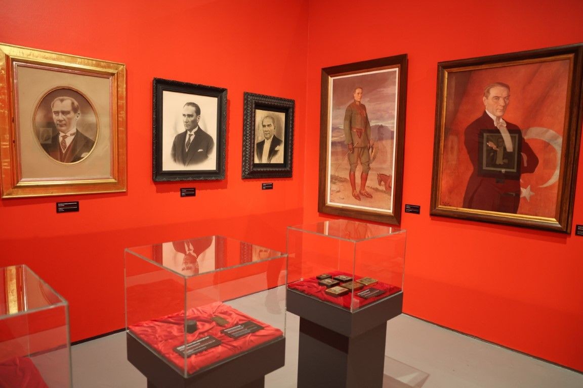 "Karanlıkta Akan Bir Yıldız: Mustafa Kemal Atatürk" sergisi İstanbul'da kapılarını açtı - Resim: 4