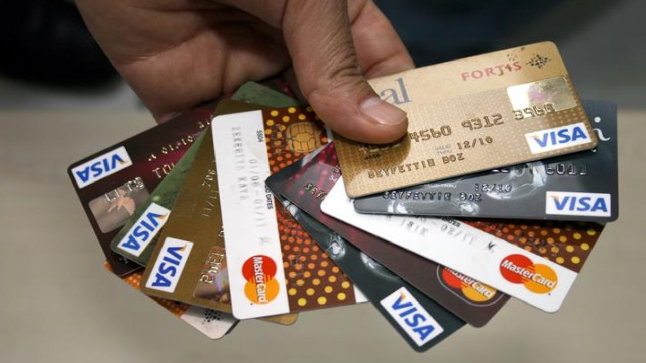 Kredi kartı limitleri düşürülecek mi? BDDK'dan açıklama - Dünya Gazetesi