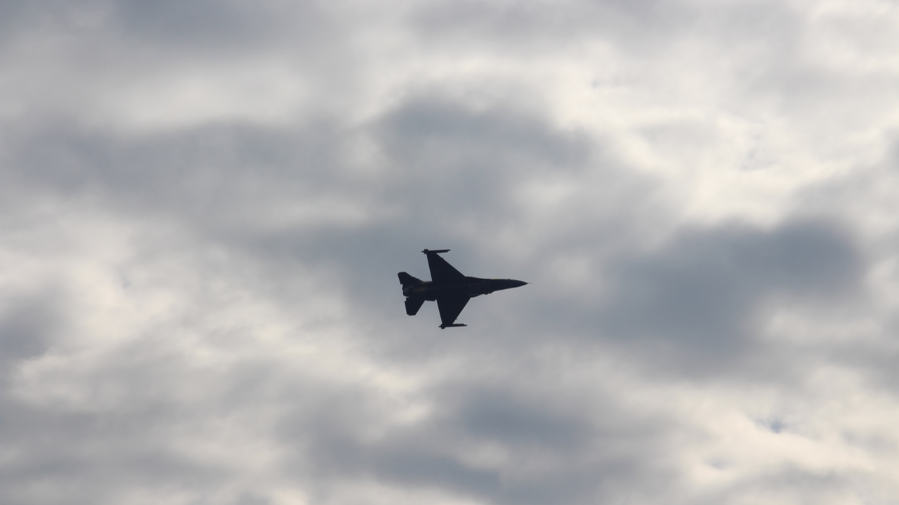 Antalya semaları SOLOTÜRK eğitim uçuşlarıyla hareketlendi