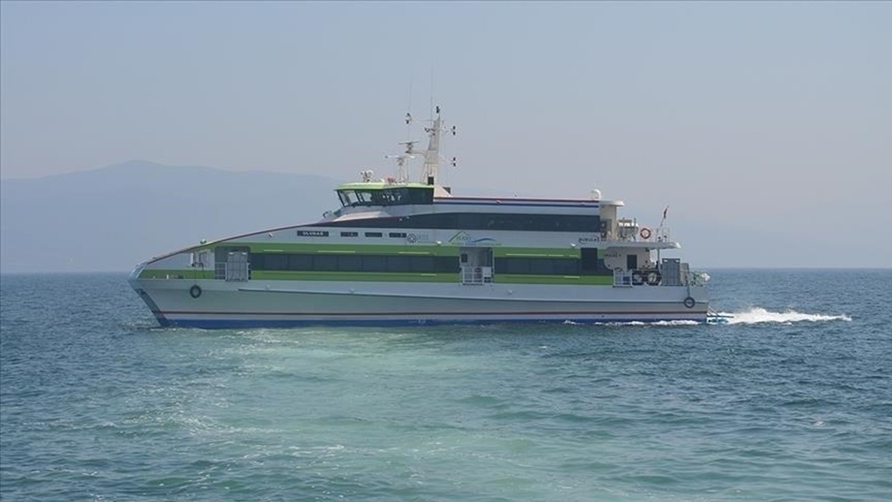 Bursa'da deniz ulaşımına fırtına engeli