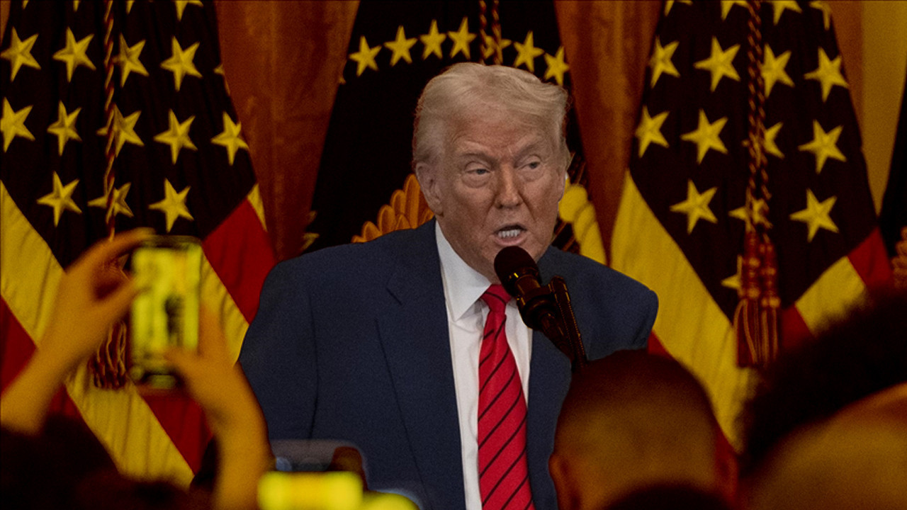 Apple CEO'suyla görüşen Trump açıkladı: Milyarlarca dolarlık yatırım yapacak