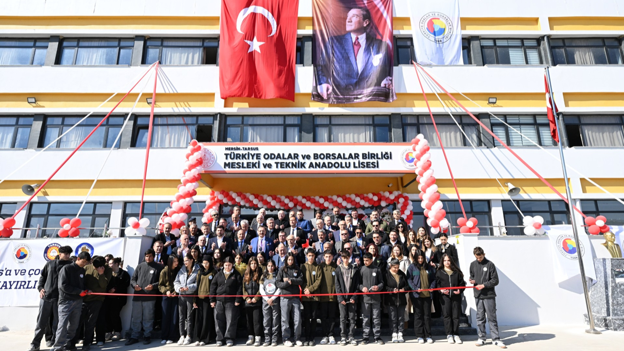 TOBB Başkanı Hisarcıklıoğlu'ndan, Tarsus MTAL Lisesi'ne ziyaret