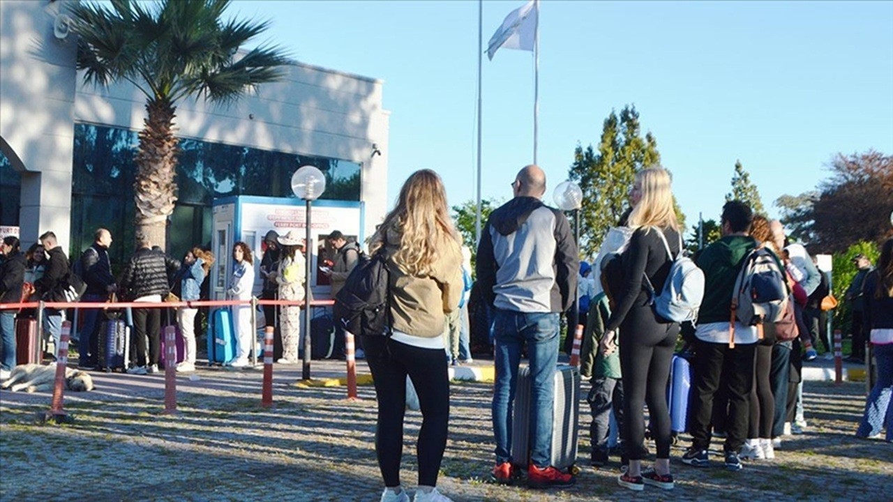 Listede 2 yeni ada var, kapıda vize uygulaması genişletildi: Yunanistan'dan Türk vatandaşlar için yeni karar!