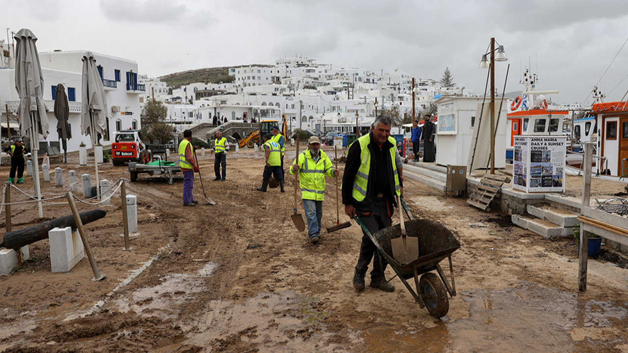Yunanistan'da kuvvetli yağış! Adalarda ekonomik zarar söz konusu