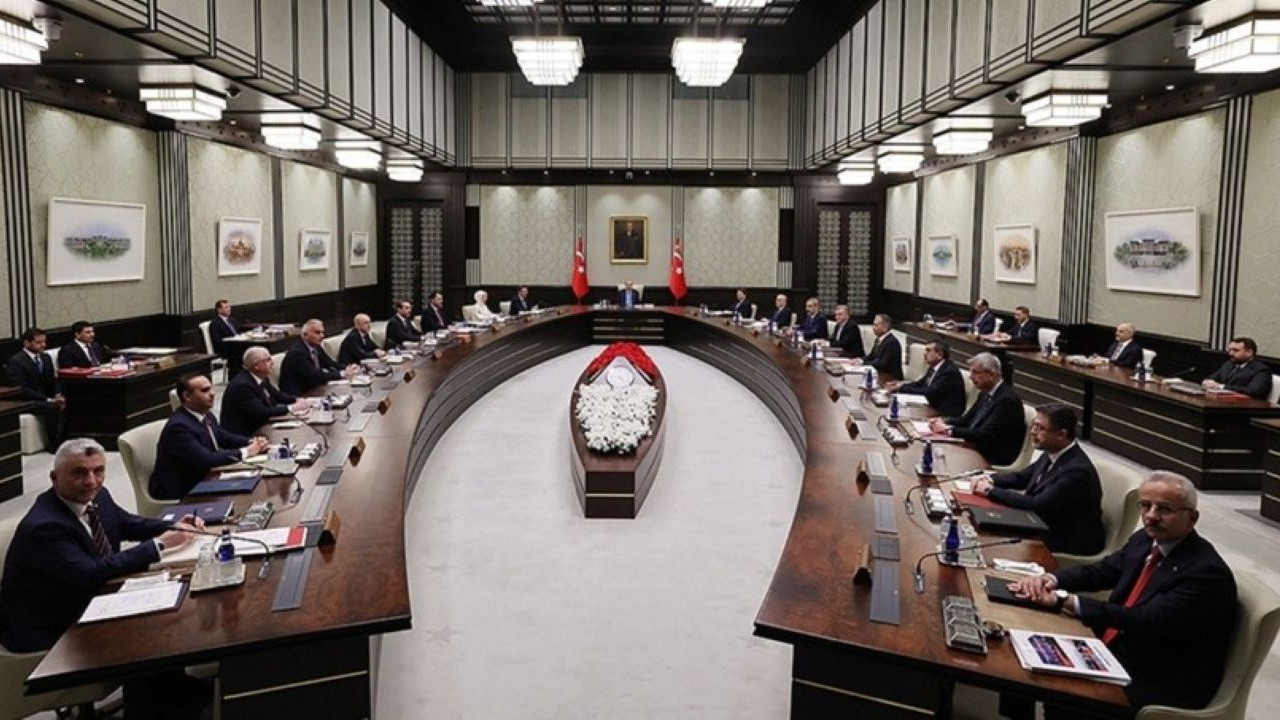 Kabine bugün toplanıyor: Deprem, ekonomi ve terörle mücadele masada