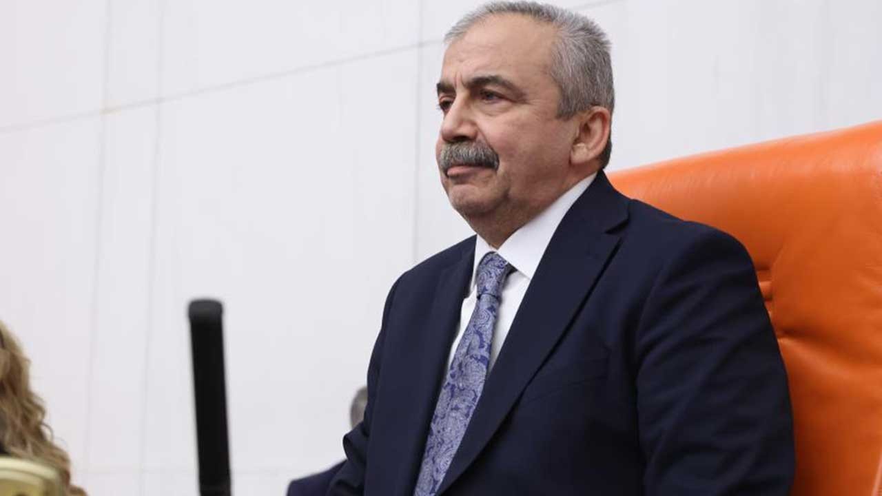 Sırrı Süreyya Önder'den Yeni Sağlık Açıklaması: Sevenleri İçin Umut Veren Haberler!