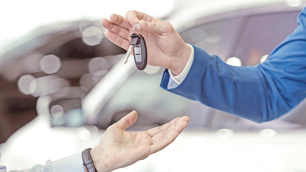 İthal araçlar zirveye gazladı, yerliler geri vitese taktı