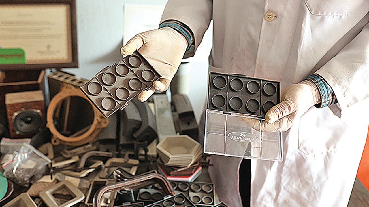 Çay atığından plastiğe alternatif malzeme üretti   