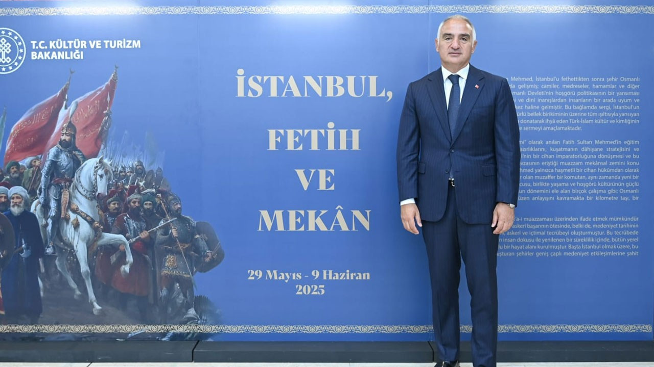 "İstanbul, Fetih ve Mekan" sergisi AKM'de açıldı