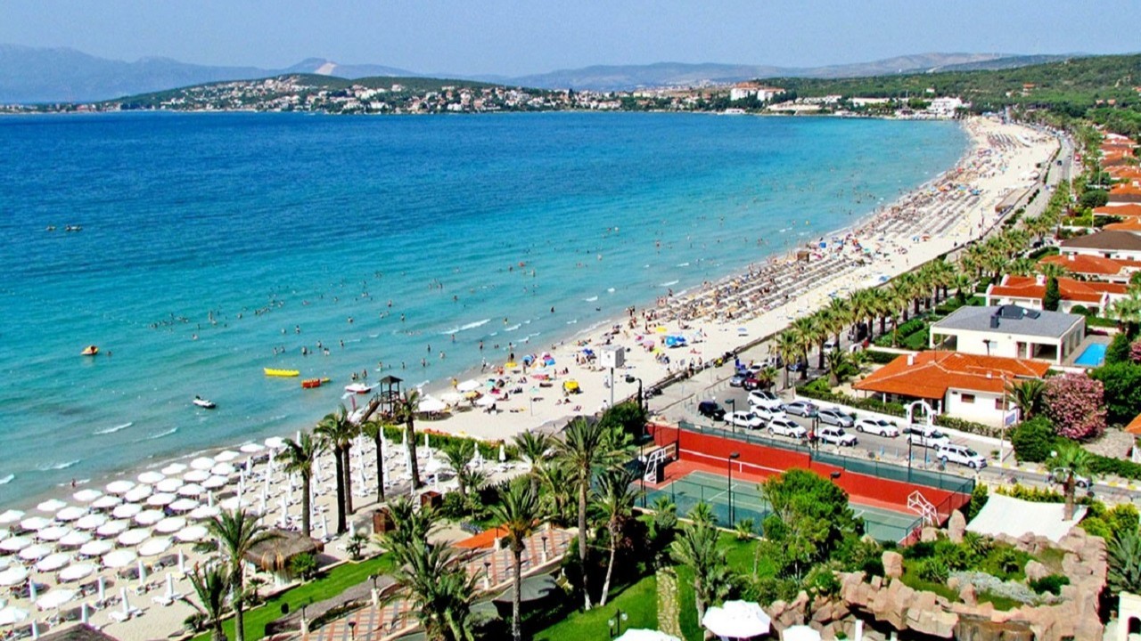 Çeşme’de turizm hareketlendi: Otel dolulukları yüzde 75’in üzerinde Çeşme’de turizm hareketlendi: Otel dolulukları yüzde 75’in üzerinde