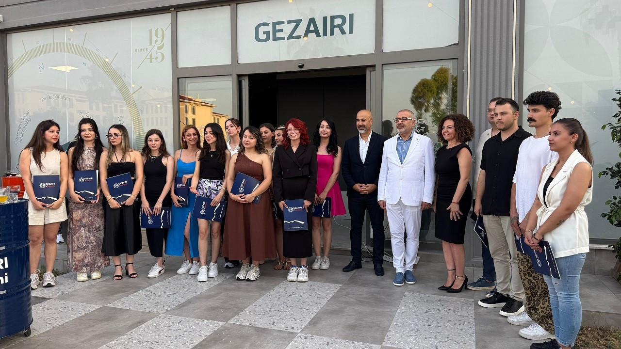 Mersin Gezairi Akademi’de mezuniyet coşkusu