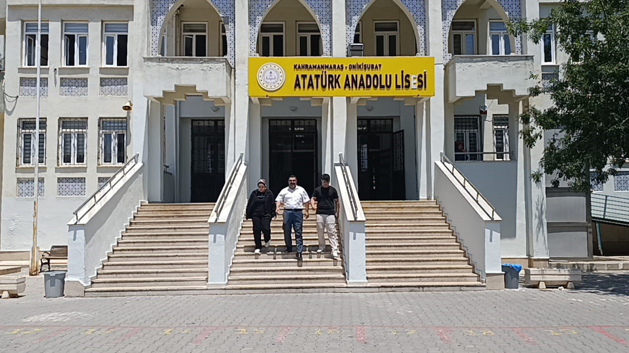 6 üniversite bitirdi, çocuklarıyla aynı okulda tekrar sınava girdi