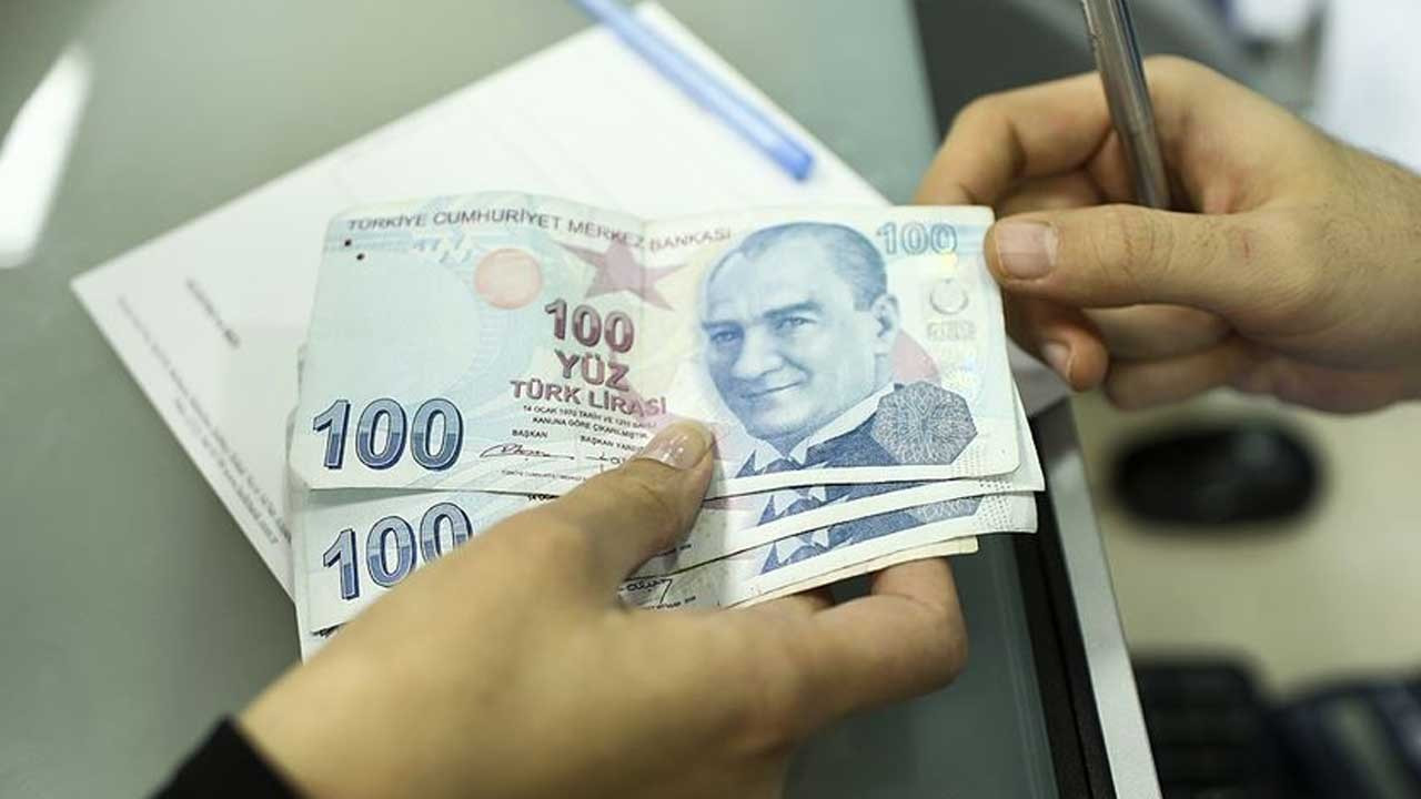 DİSK-AR: Emeklilerin geliri dibe çakıldı