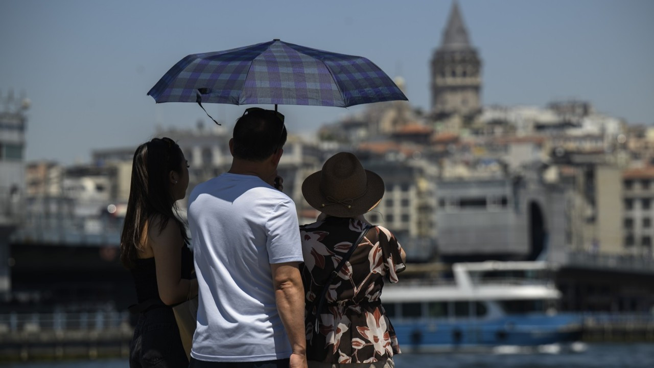 İstanbul bugün yandı, yarın serinliyor! Yağmur yağacak mı?