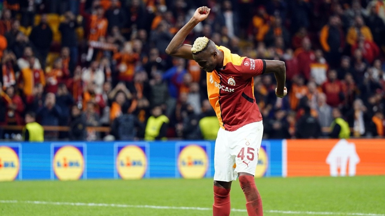 Galatasaray bastırıyor, Napoli diretiyor: Teklif bir kez daha ret aldı! Osimhen transferinde tansiyon iyice yükseldi!