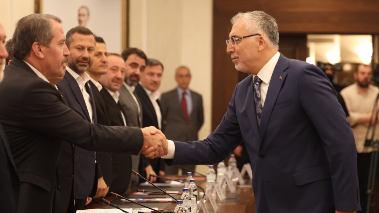 Bakan Işıkhan'dan memur ve memur emeklisinin toplu sözleşme süreci öncesi dikkat çeken mesaj