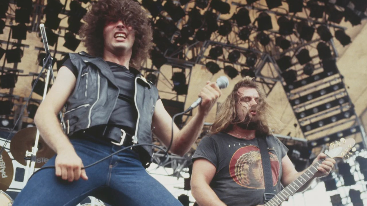 Iron Maiden'ın eski vokalisti Paul Mario Day hayatını kaybetti