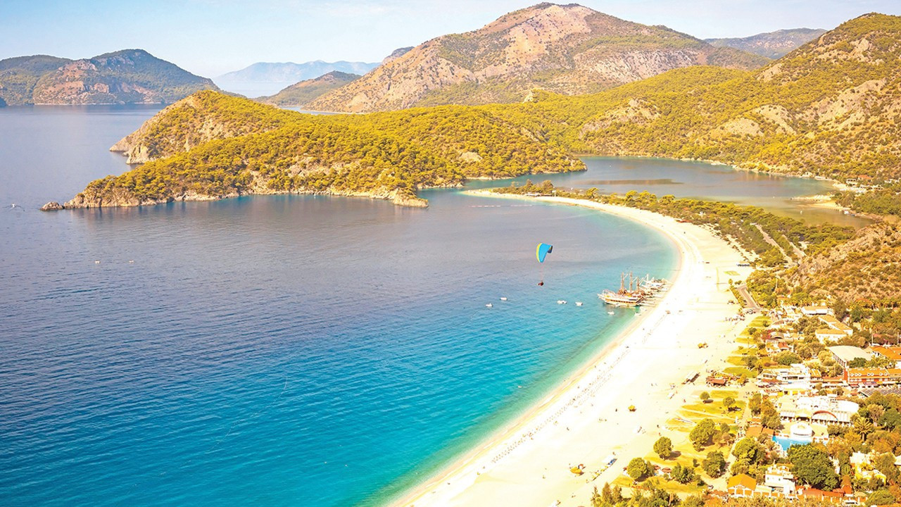 Turist sayısı ve harcama arttı 6 aylık gelirde rekor kırıldı Turist sayısı ve harcama arttı 6 aylık gelirde rekor kırıldı