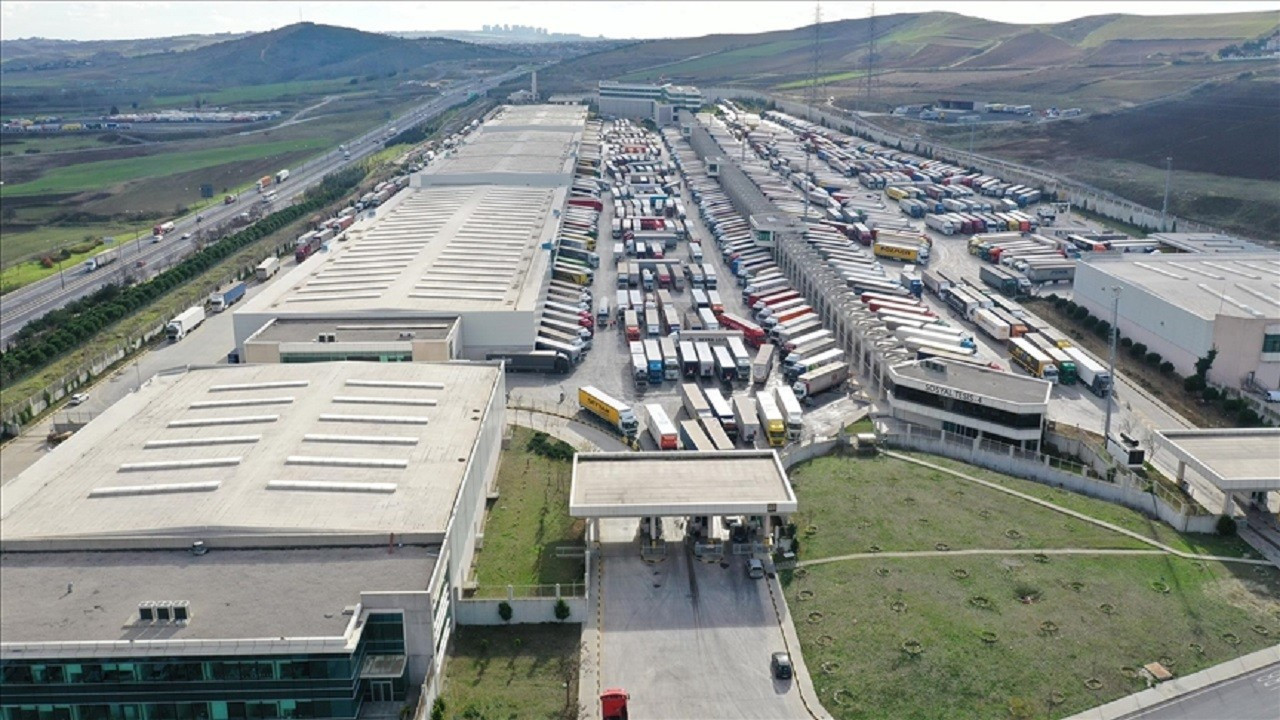 6 aylık ihracatın yarısı 7 gümrük noktasından geçti