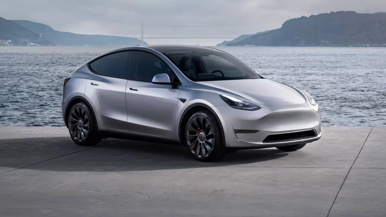 Tesla Türkiye tarihi duyurdu! Model Y'nin Türkiye satışları ne zaman başlayacak?