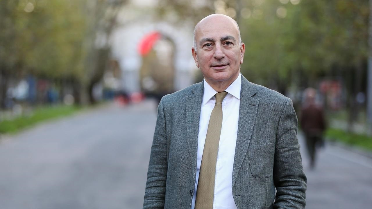 Dr. Mahfi Eğilmez'den eğitim eleştirisi: Herkesi üniversite mezunu yapmaya yönelmiş bir sistem...