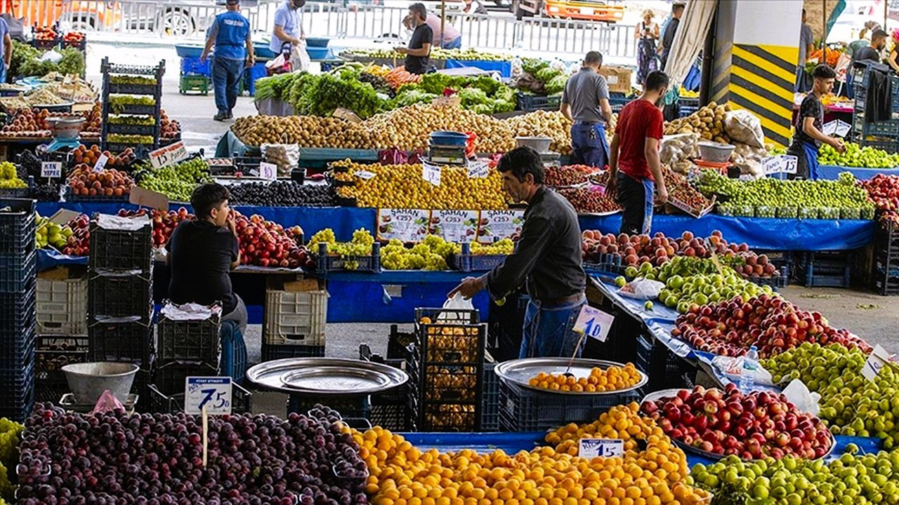 Zirai don felaketi meyve fiyatlarını vurdu, sebze ucuzladı: 'Elmanın kilosu 100 liranın altına düşmeyecek'