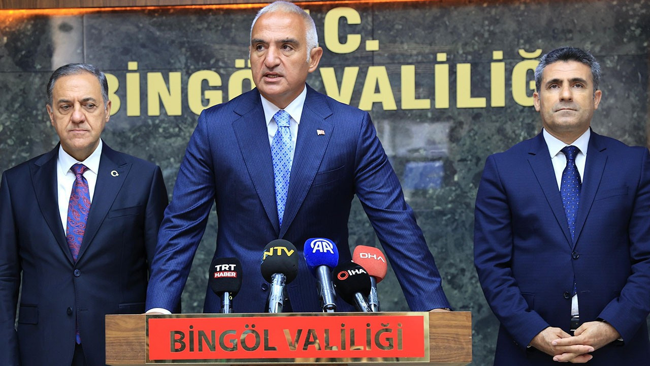 Bakan Ersoy: Turizmi stratejik sektör ilan ettik, yeni dönemde şehirler de yarışta Bakan Ersoy: Turizmi stratejik sektör ilan ettik, yeni dönemde şehirler de yarışta