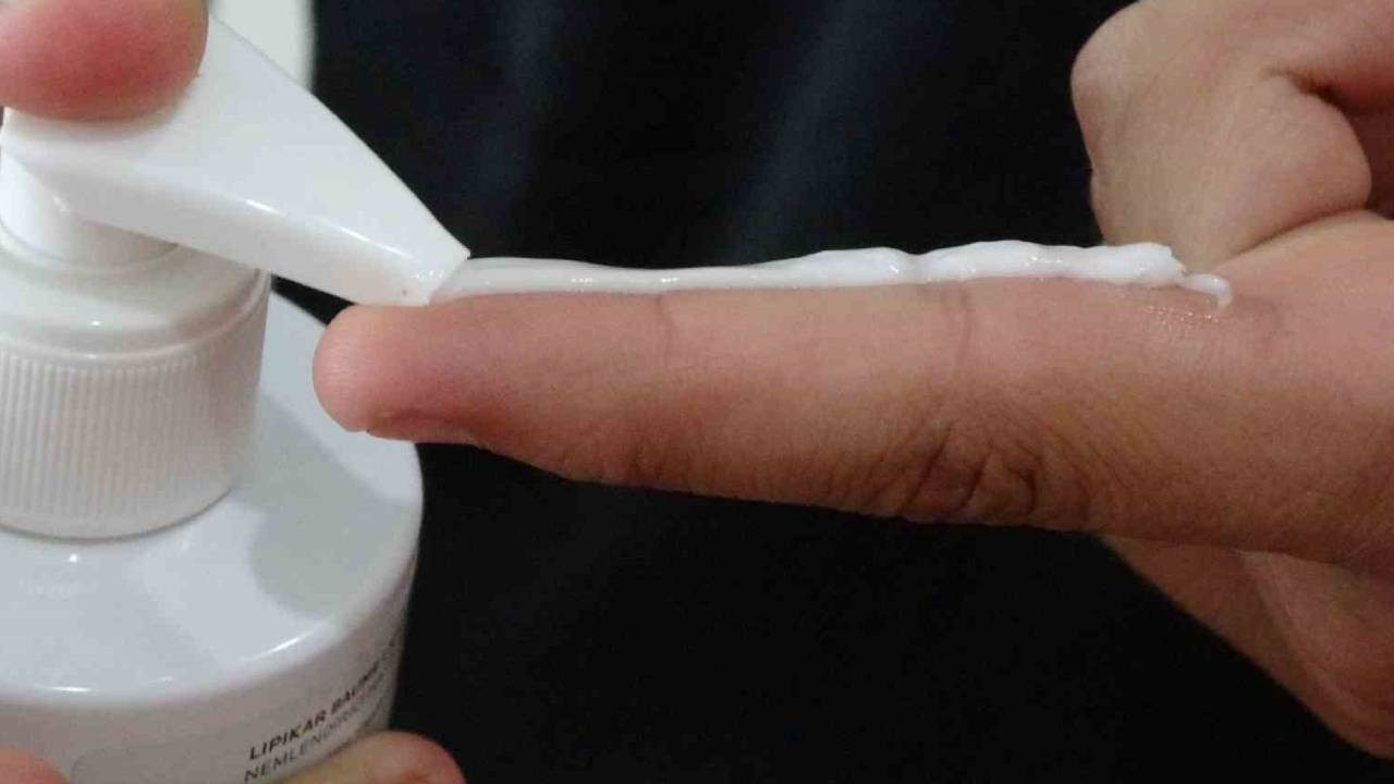 İnternetten aldıkları kremi kullanan 4 kişi yoğun bakımlık oldu! Kezzap benzeri bir etki yaratıyor