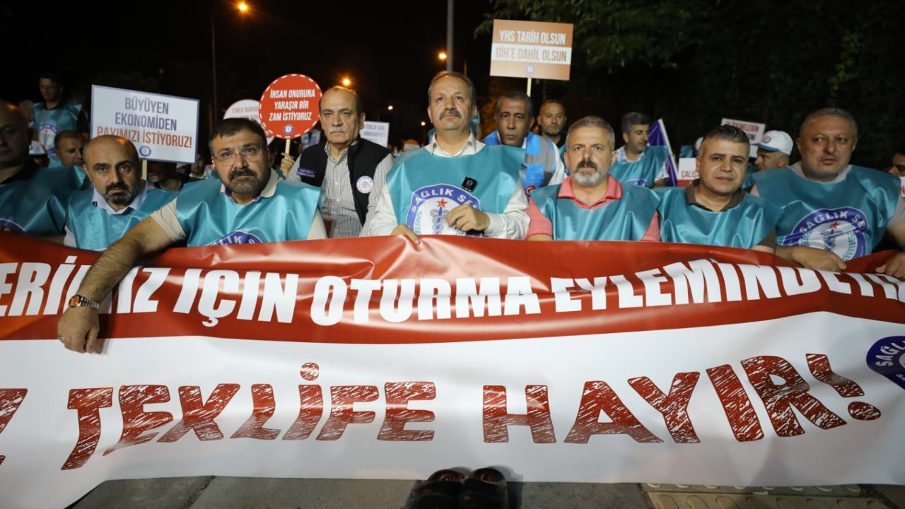 Sağlık-Sen’den 81 ilde '112 dakikalık' oturma eylemi