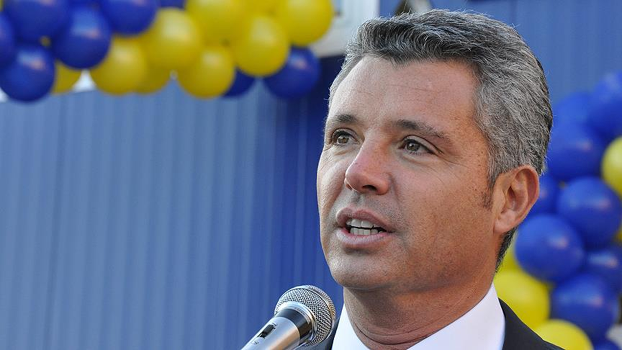 Fenerbahçe’de seçim yarışı başladı: Sadettin Saran imzaları teslim ediyor