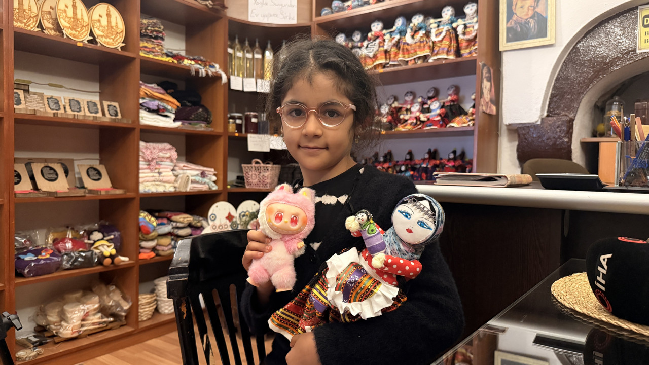 İçinden ne çıkacağı belli olmayan 'sürpriz' oyuncaklarda büyük tehlike!