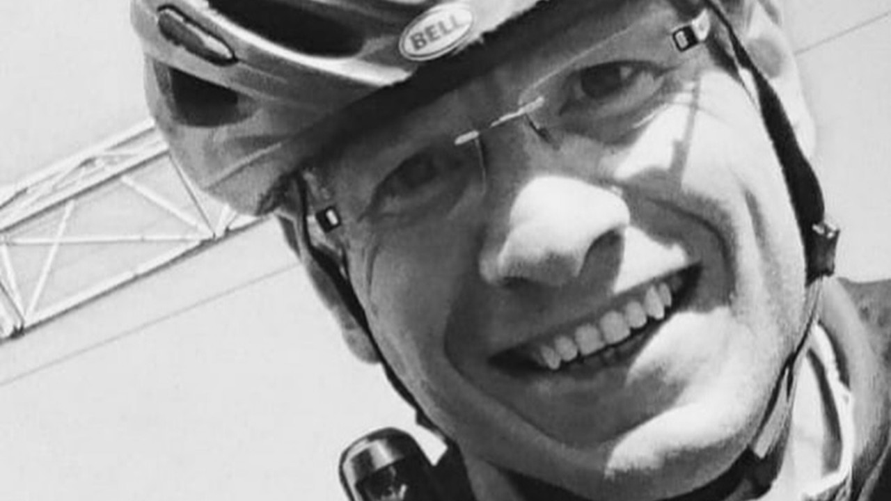 Bisiklet antrenmanında trafik kazası geçiren Triatlet Berkan Kobal hayatını kaybetti