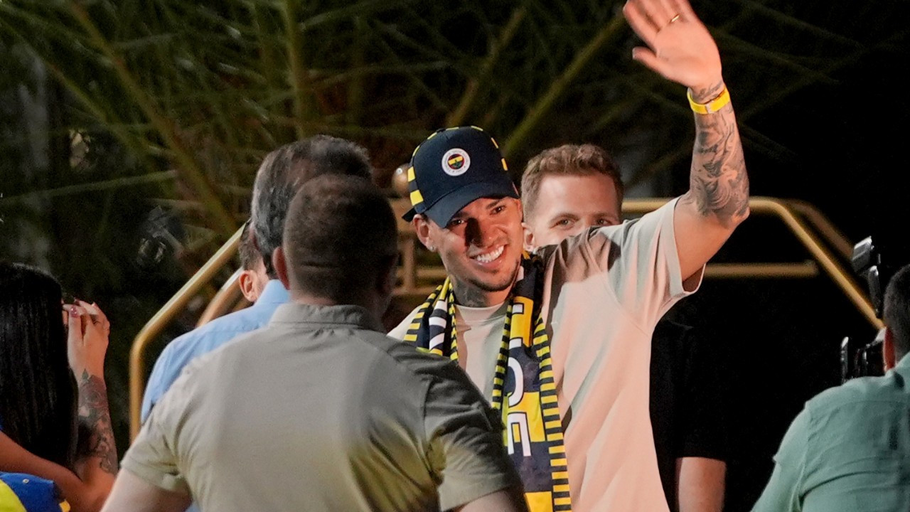 Dünyaca ünlü kaleci resmen duyuruldu: Fenerbahçe Ederson'u KAP'a bildirdi