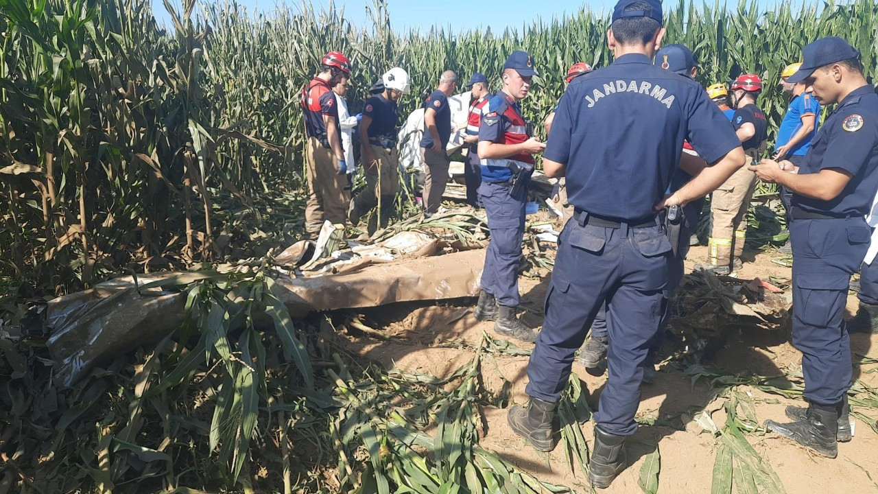 İzmir'de eğitim uçağı düştü: Pilot hayatını kaybetti