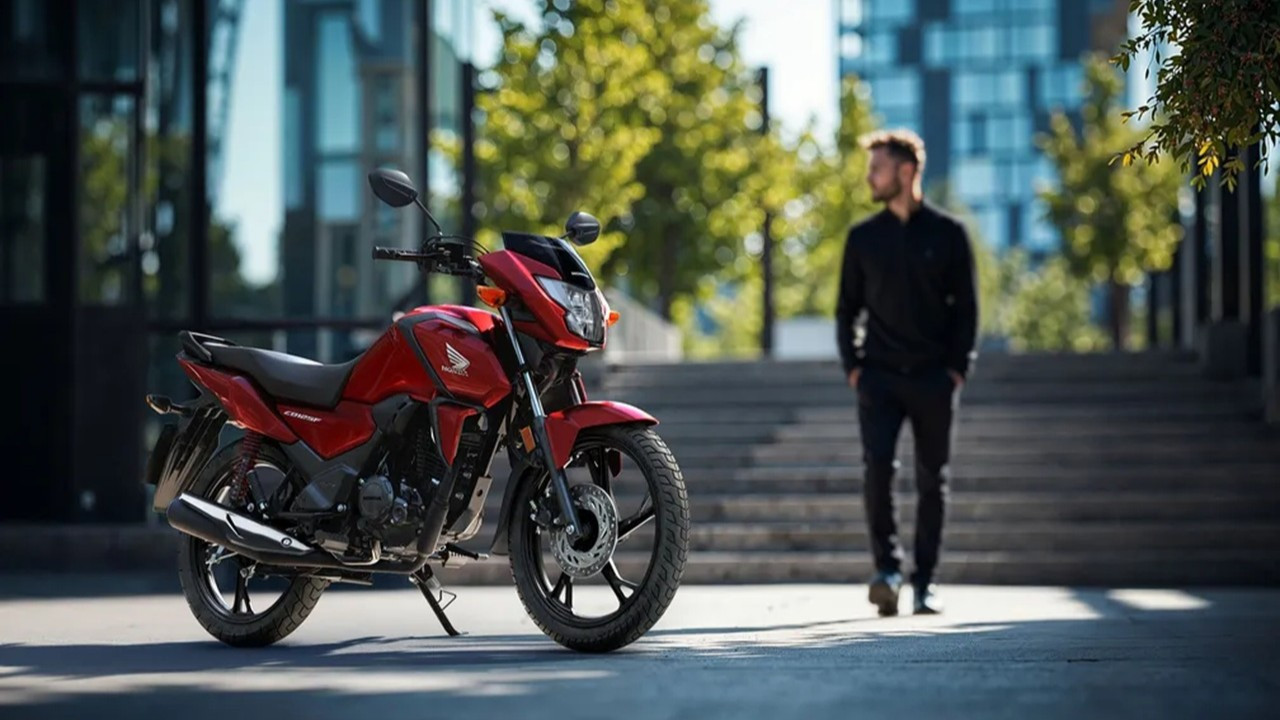 Honda CB125F yenilendi: Düşük tüketim, yüksek teknoloji! Start-stop özelliğiyle 730 km menzille sahip | Honda CB125F 2025 özellikleri