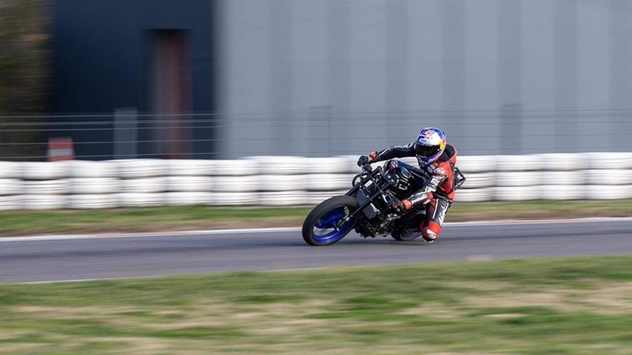 Can Öncü, Fransa'daki ilk yarışta ikinci oldu