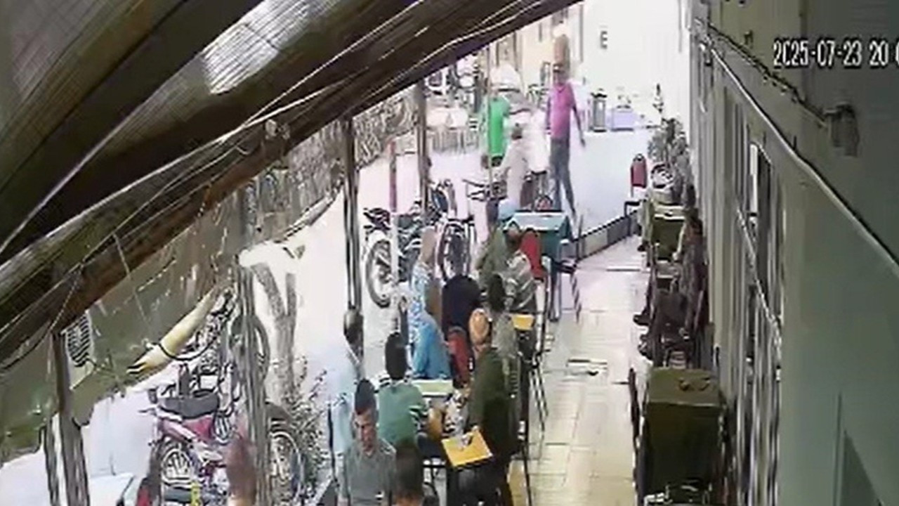 5 yaşındaki engelli oğlunu darp etti: Çileden çıkan anne kahvehane basıp adam dövdü