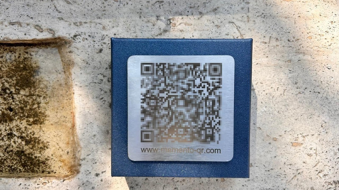 Mezar taşında teknoloji dönemi: QR kodlu kabirlere rağbet artıyor