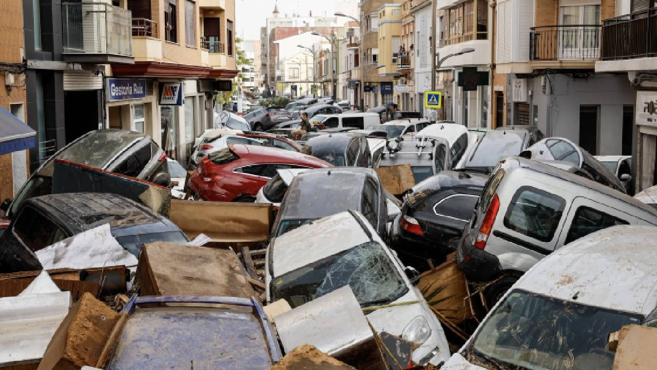 Sel İspanya'yı yıktı... Afetin boyutu korkunç: Can kaybı artıyor - Resim: 10