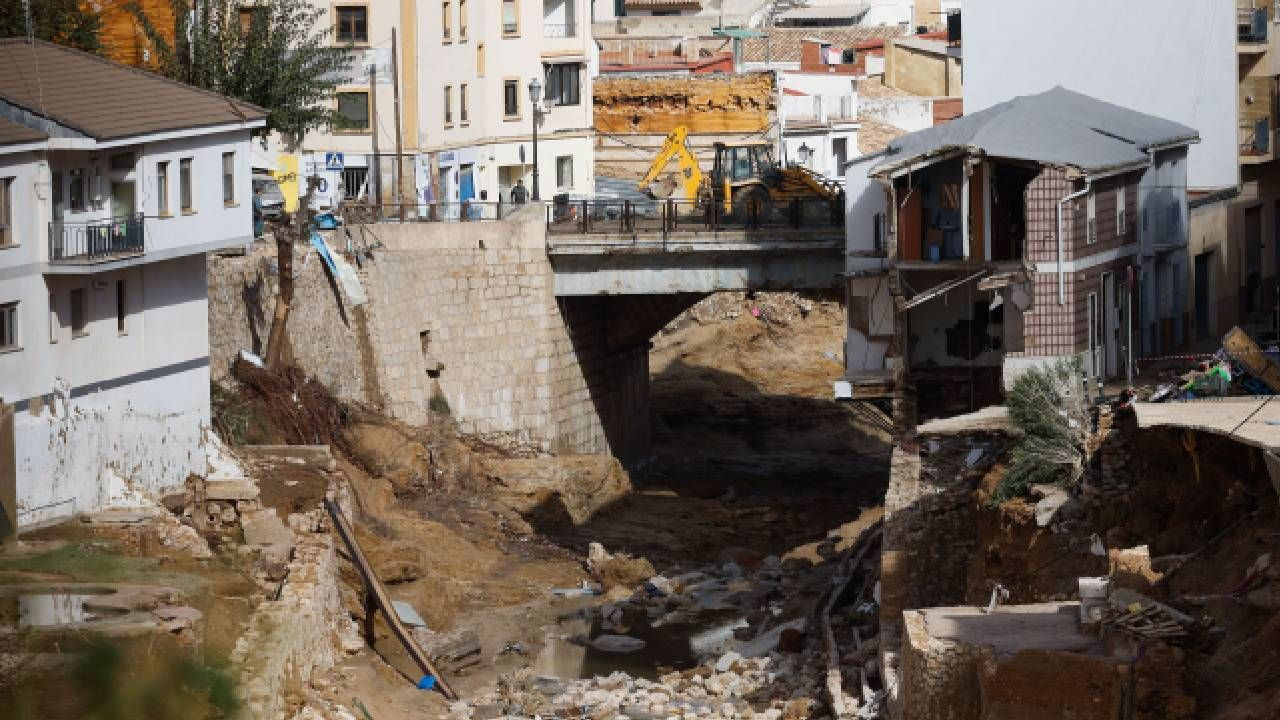 Sel İspanya'yı yıktı... Afetin boyutu korkunç: Can kaybı artıyor - Resim: 8