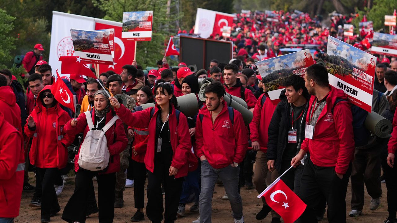 Çanakkale'de binlerce kişi, 57'nci Alay'ın izinde yürüdü - Resim: 7