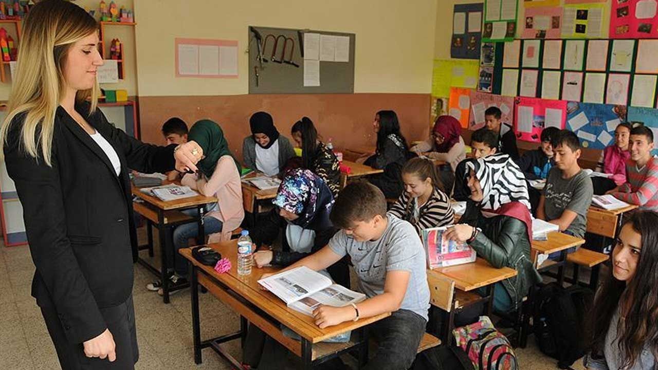 Perşembe günü okul var mı? 5 Haziran arefe okullar tatil mi, kapalı mı? - Resim: 1