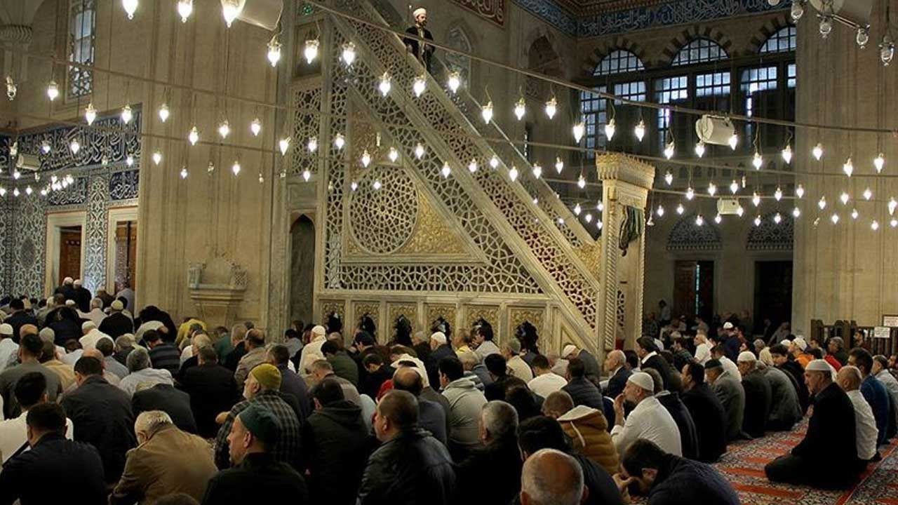 Arefe günü oruç tutulur mu? Arife günü hangi ibadetler yapılır? Arefe gününde hangi dualar edilir? - Resim: 2