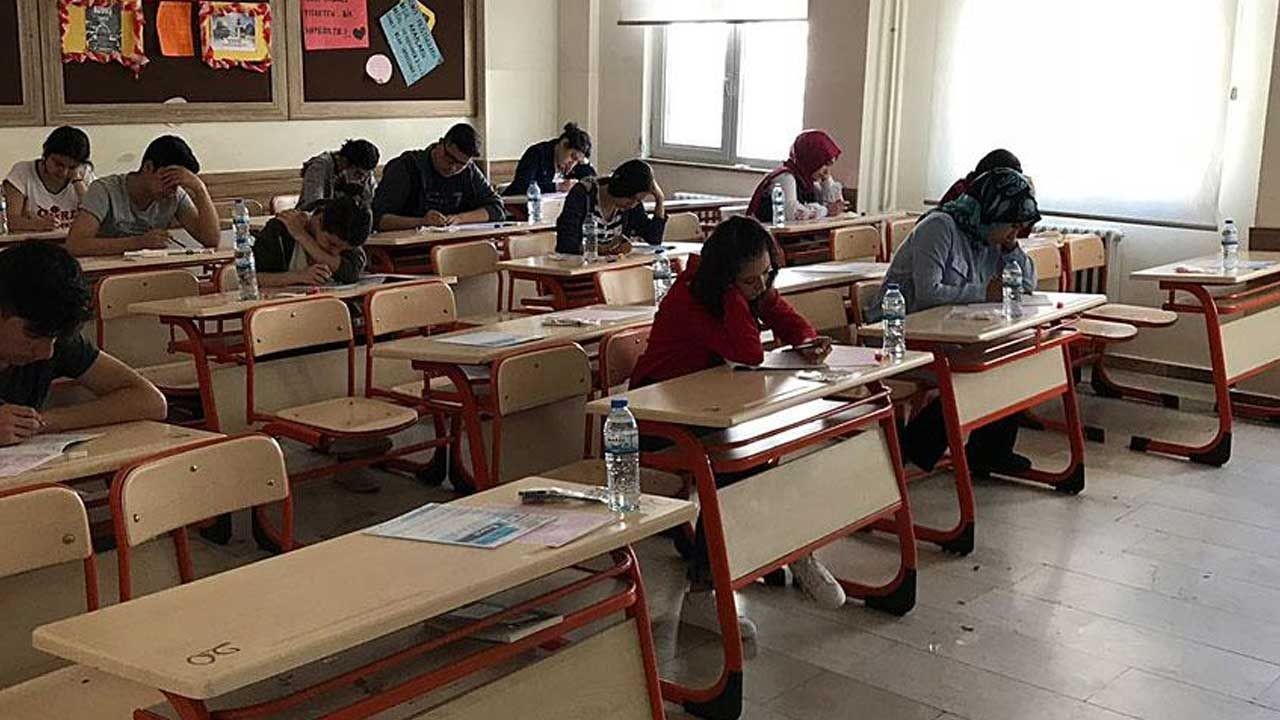 YKS 2025... | YKS sınav yerleri açıklandı mı? Üniversite sınavı giriş yerleri ne zaman, saat kaçta açıklanacak? - Resim: 1